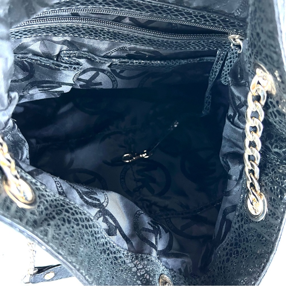 ♦️SOLD♦️MICHAEL KORS Jet Black Snake Python Embossed Patent Leather Shoulder Bag - Picture 10 of 15